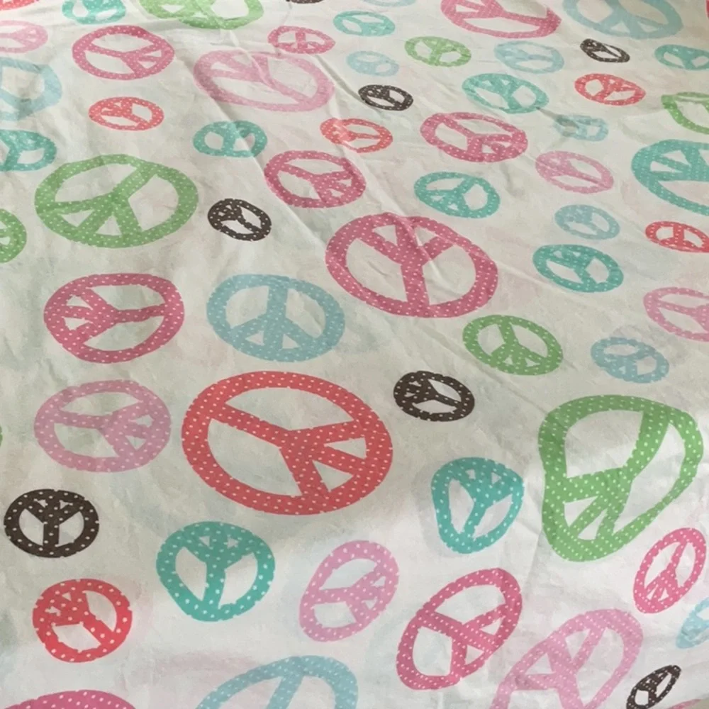 ✌🏼 Pottery Barn Teen Peace Sign Queen top flat sheet 100% cotton